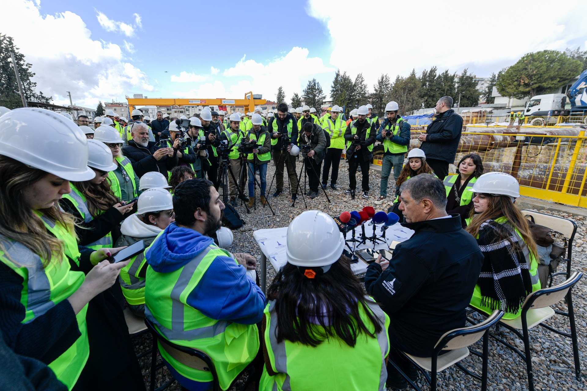 Başkan Tugay: Bekleyen altyapı kredileri İzmir’in canını yakıyor - 208f4ac5-3575-4ebf-0bfd-08de6009863a